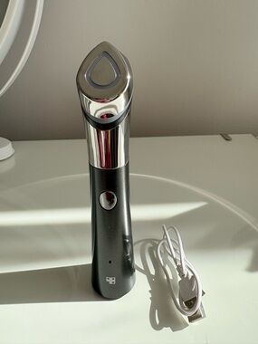 Medicube Age R facial device
